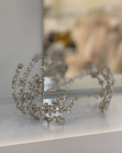 Load image into Gallery viewer, Delicate Bridal Crown
